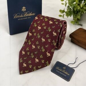 Vintage Brooks Brothers Silk Rabbit Oak Leaf Novelty Tie Burgundy Italy USA
